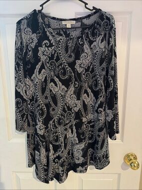 Dana Buchman Black & Gray Paisley A-Line Tunic